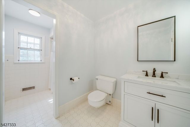 57 Mohawk Rd, Millburn Twp., NJ 07078
