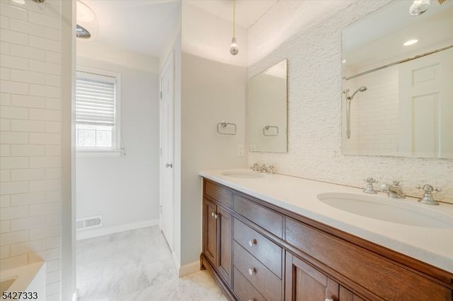 57 Mohawk Rd, Millburn Twp., NJ 07078