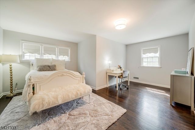 57 Mohawk Rd, Millburn Twp., NJ 07078