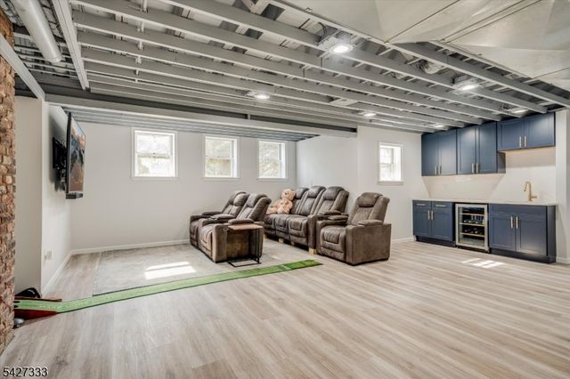 57 Mohawk Rd, Millburn Twp., NJ 07078