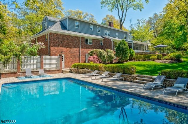 57 Mohawk Rd, Millburn Twp., NJ 07078