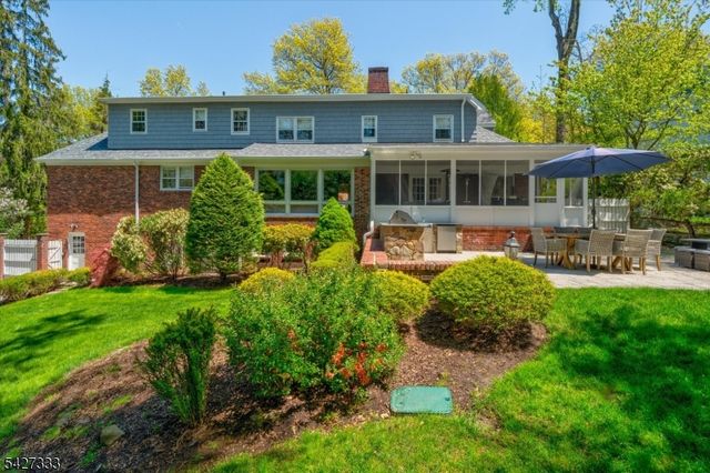 57 Mohawk Rd, Millburn Twp., NJ 07078