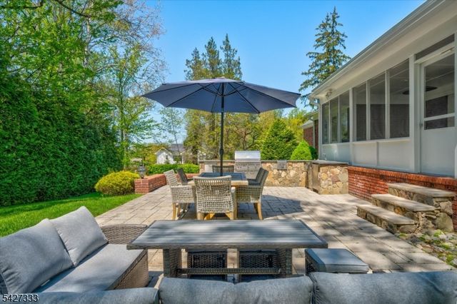 57 Mohawk Rd, Millburn Twp., NJ 07078