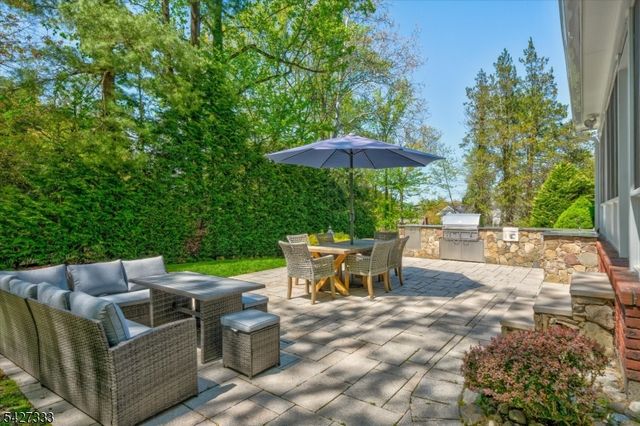 57 Mohawk Rd, Millburn Twp., NJ 07078