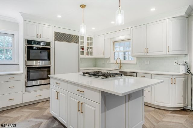 57 Mohawk Rd, Millburn Twp., NJ 07078
