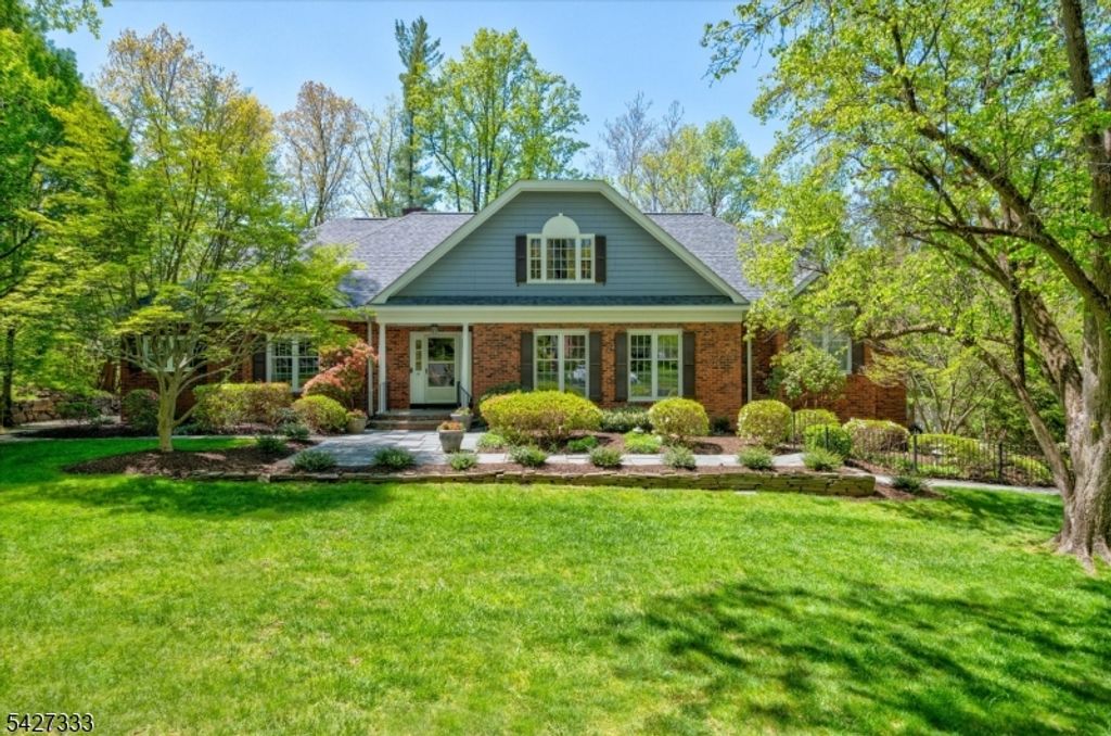 57 Mohawk Rd, Millburn Twp., NJ 07078