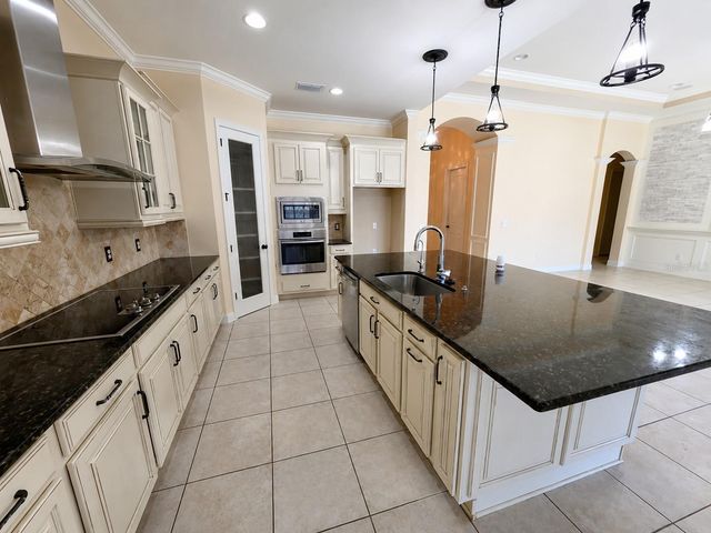 10911 CHARMWOOD DRIVE, Riverview, FL 33569