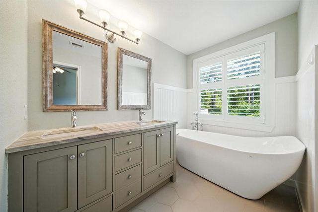 13600 Breton Ridge Street 7B, Houston, TX 77070