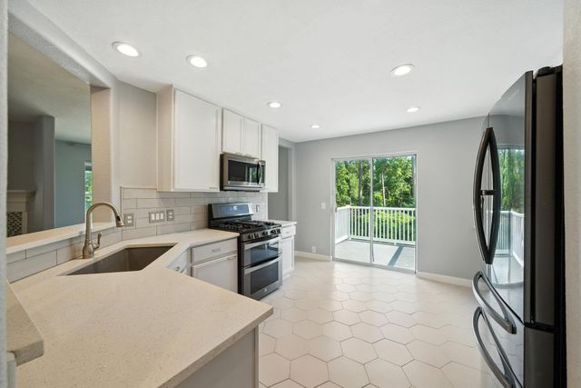 13600 Breton Ridge Street 7B, Houston, TX 77070