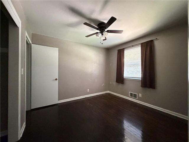 5220 Sterling Avenue, Raytown, MO 64133