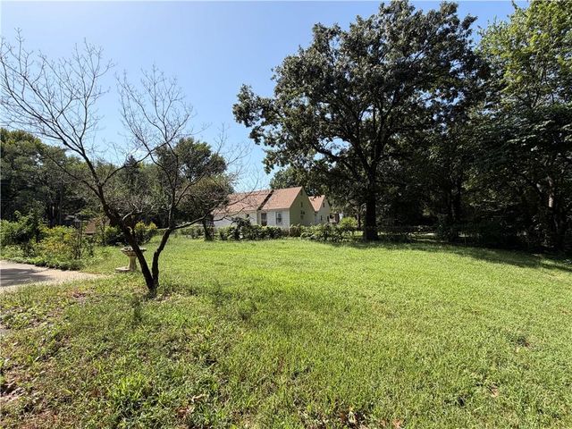 5220 Sterling Avenue, Raytown, MO 64133