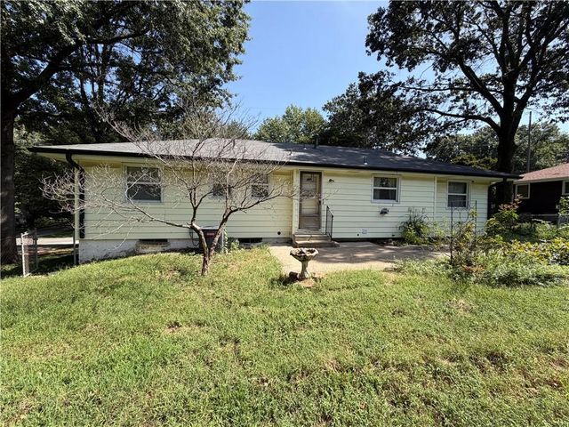 5220 Sterling Avenue, Raytown, MO 64133