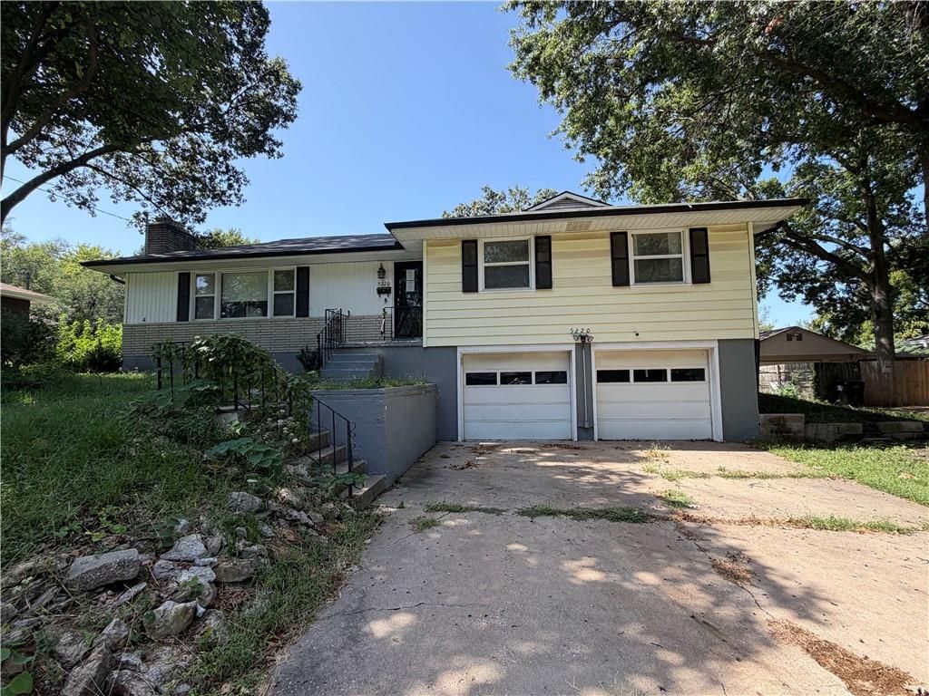 5220 Sterling Avenue, Raytown, MO 64133