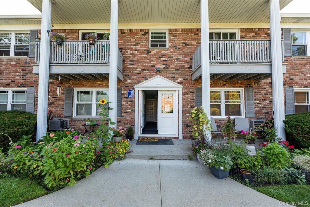 51 Fairharbor Drive 51, Patchogue, NY 11772 — exterior