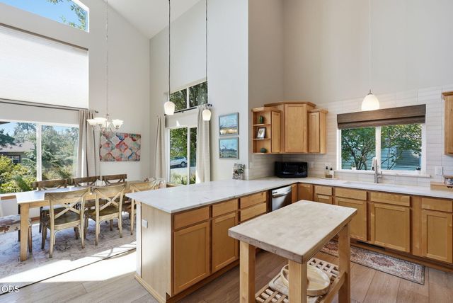 1354 NW Baltimore Avenue, Bend, OR 97703