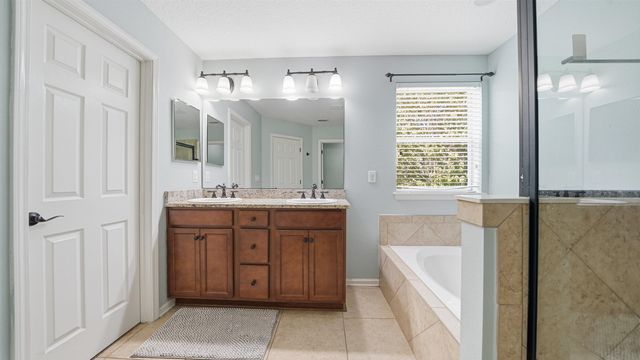 104 Claremont Ct, Elkton, FL 32033