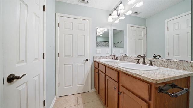 104 Claremont Ct, Elkton, FL 32033