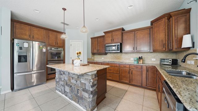 104 Claremont Ct, Elkton, FL 32033