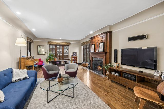 610 N Oak Park Avenue, Oak Park, IL 60302