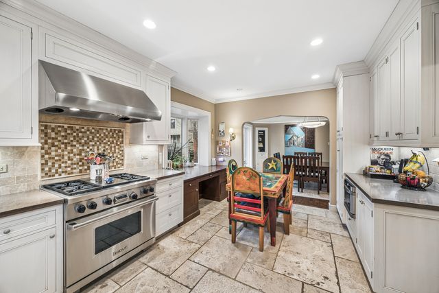 610 N Oak Park Avenue, Oak Park, IL 60302
