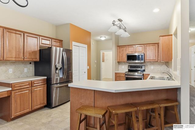 6137 N 146th Street, Omaha, NE 68116