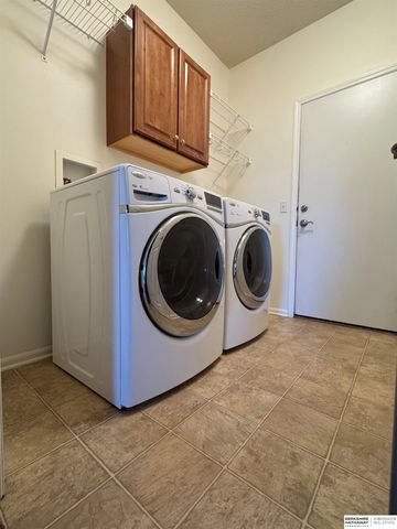 6137 N 146th Street, Omaha, NE 68116