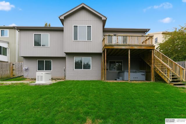 6137 N 146th Street, Omaha, NE 68116