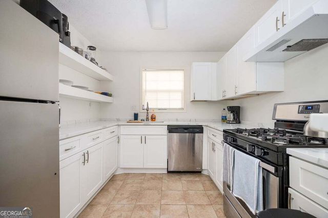 208 Natchez Trc, Sandy Springs, GA 30350