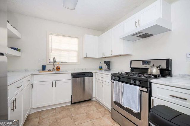208 Natchez Trc, Sandy Springs, GA 30350