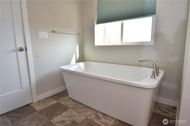 4511 Eddie Lane, Blaine, WA 98230