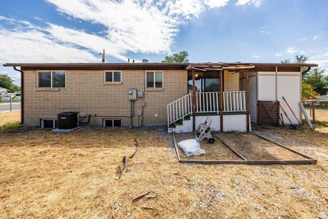 9810 S DARIN DR, Sandy, UT 84070