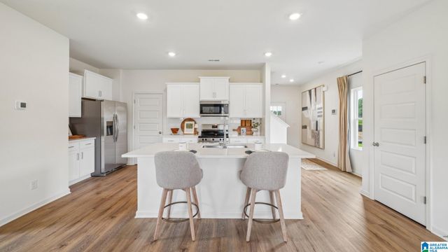 321 CREEK BEND LANE, Alabaster, AL 35007