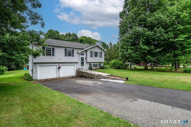 41 Candlewood Vista, New Milford, CT 06776