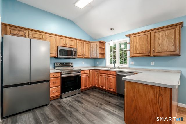 41 Candlewood Vista, New Milford, CT 06776