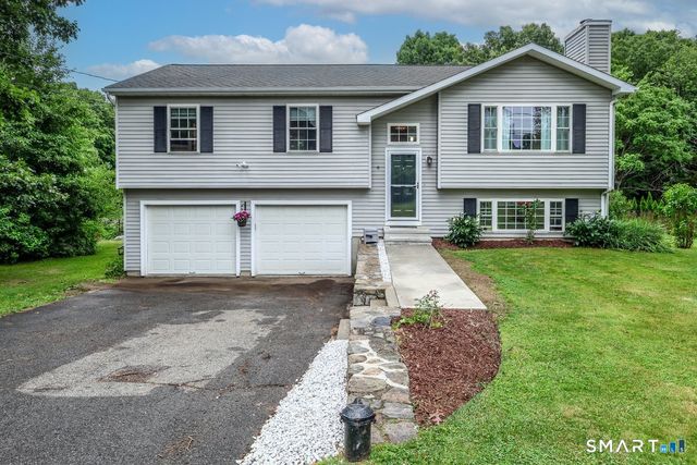 41 Candlewood Vista, New Milford, CT 06776