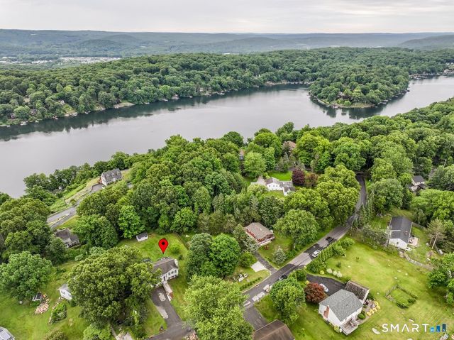 41 Candlewood Vista, New Milford, CT 06776