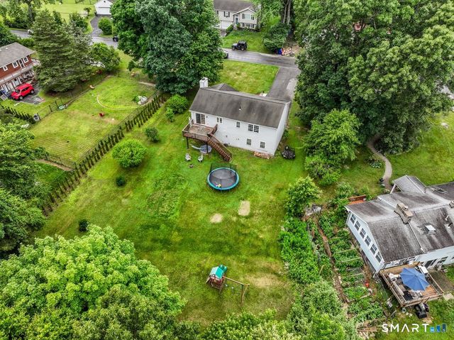 41 Candlewood Vista, New Milford, CT 06776
