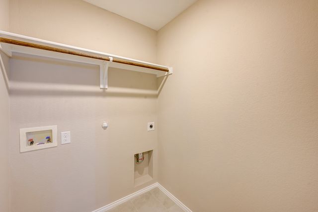 8409 Hollow Bend Street, Fort Worth, TX 76123