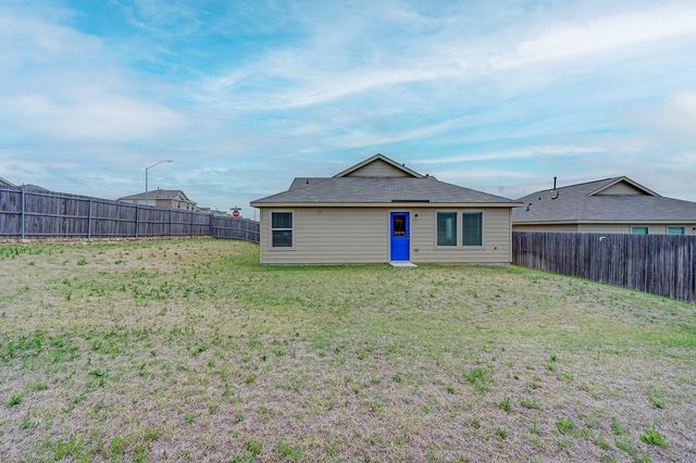 8409 Hollow Bend Street, Fort Worth, TX 76123