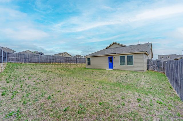 8409 Hollow Bend Street, Fort Worth, TX 76123