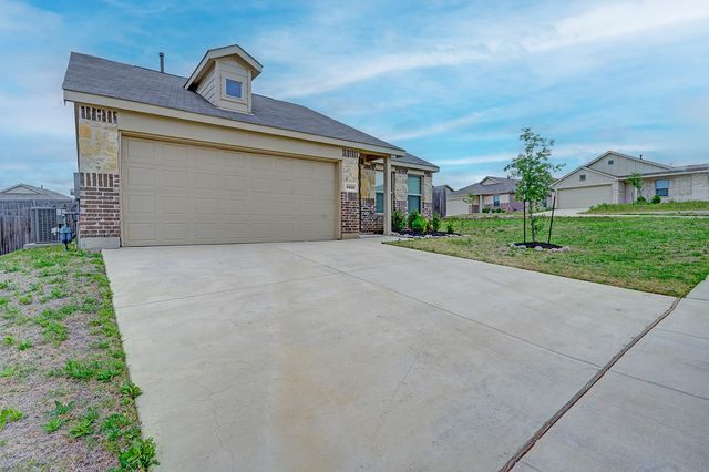 8409 Hollow Bend Street, Fort Worth, TX 76123