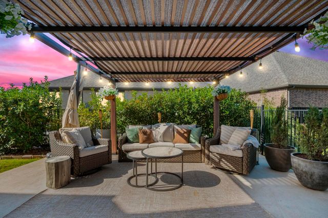 618 Race Drive, Heath, TX 75126