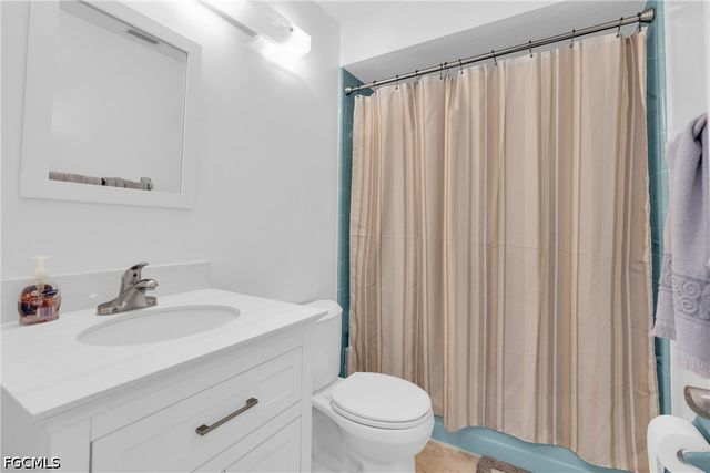 10438 Lakeport CT, Lehigh Acres, FL 33936