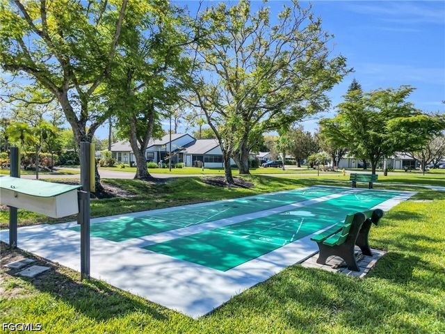 10438 Lakeport CT, Lehigh Acres, FL 33936