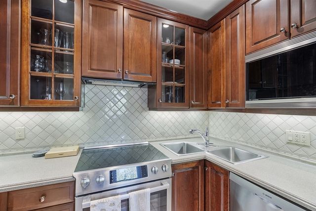178 Commonwealth Ave PH, Boston, MA 02116