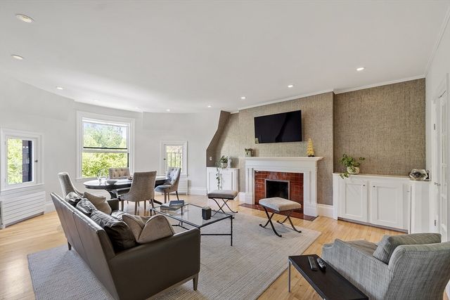 178 Commonwealth Ave PH, Boston, MA 02116