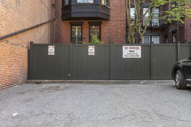 178 Commonwealth Ave PH, Boston, MA 02116