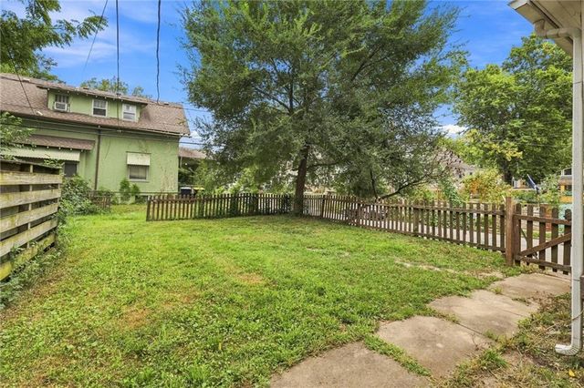 4200 MERCIER Street, Kansas City, MO 64111