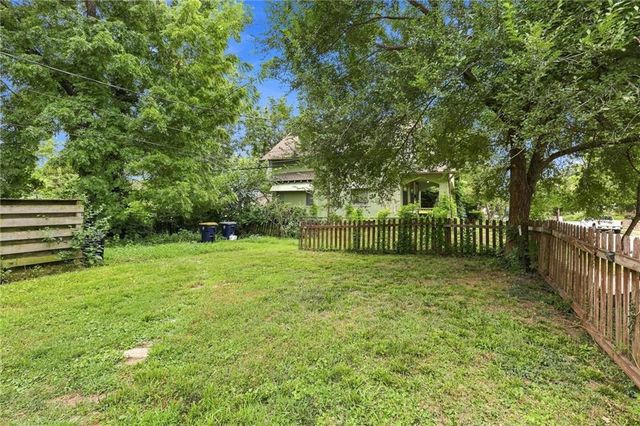 4200 MERCIER Street, Kansas City, MO 64111