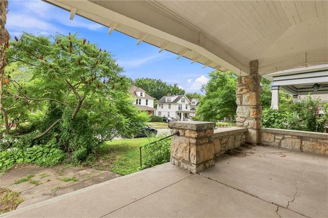4200 MERCIER Street, Kansas City, MO 64111